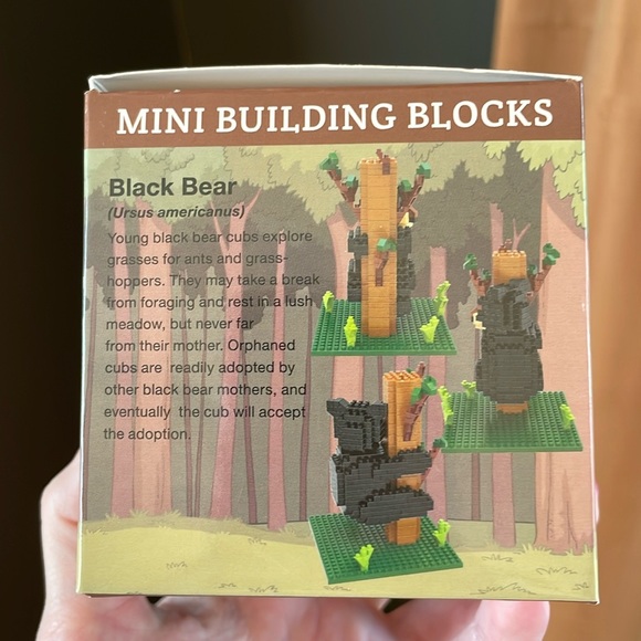 Black Bear Mini Building Blocks Set - 358 Tiny Pieces - Picture 3 of 7